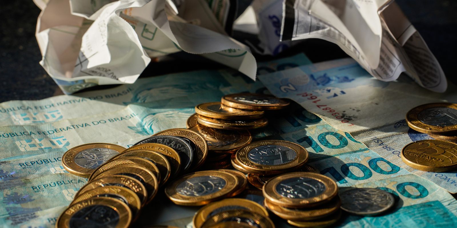 Economia brasileira cresce 0,7% em maio, impulsionada pelo consumo